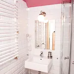 Ulubiona - Dawniej Gosciniec Ptasi Zaulek Bed & Breakfast 4*
