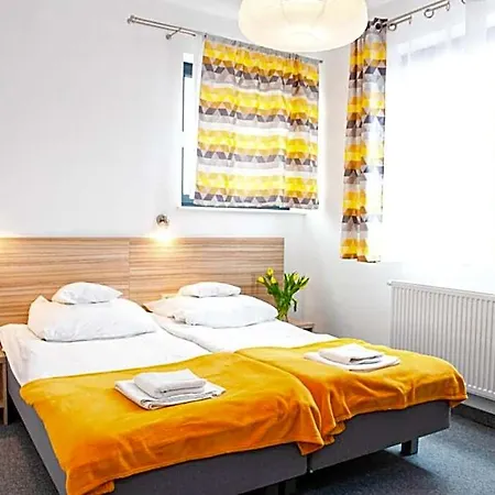 Ulubiona - Dawniej Gosciniec Ptasi Zaulek Bed & Breakfast 4*