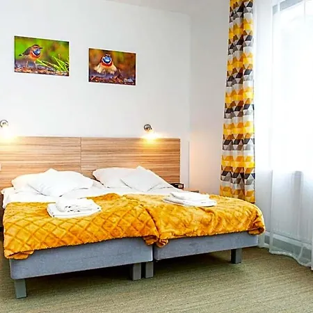 Ulubiona - Dawniej Gosciniec Ptasi Zaulek Bed & Breakfast 4*