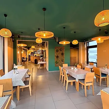 Bed & Breakfast Ulubiona - Dawniej Gosciniec Ptasi Zaulek 4*